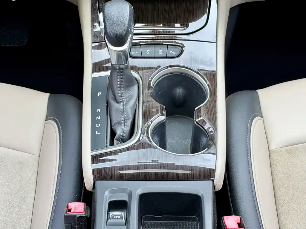 Buick Verano — миниатюра 10