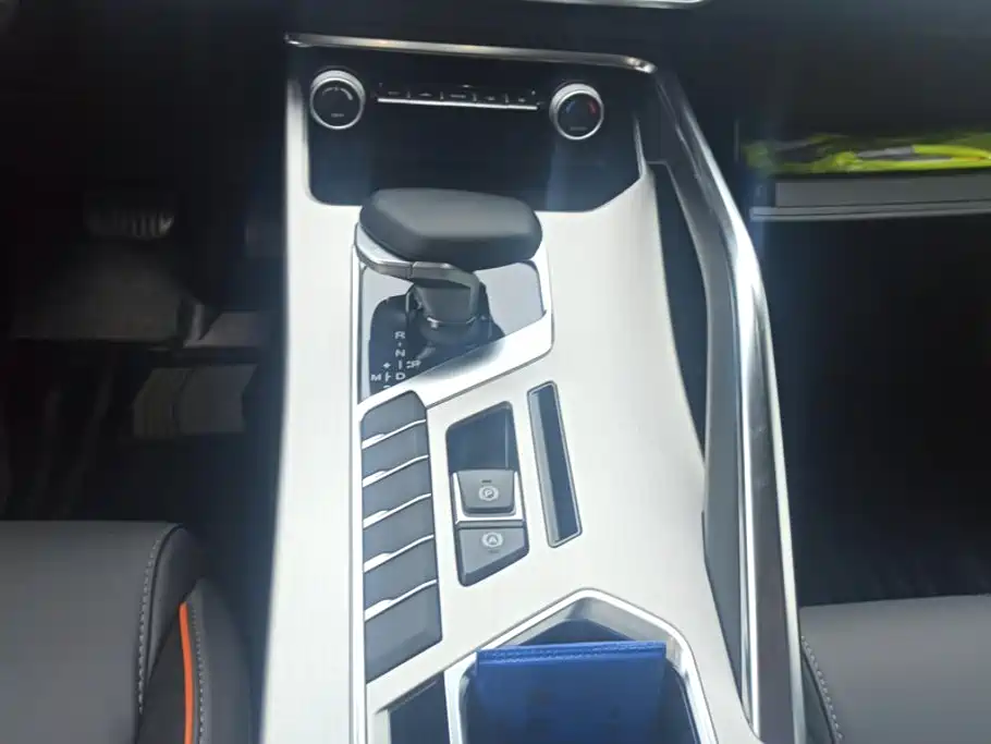 Geely Binyue — миниатюра 16