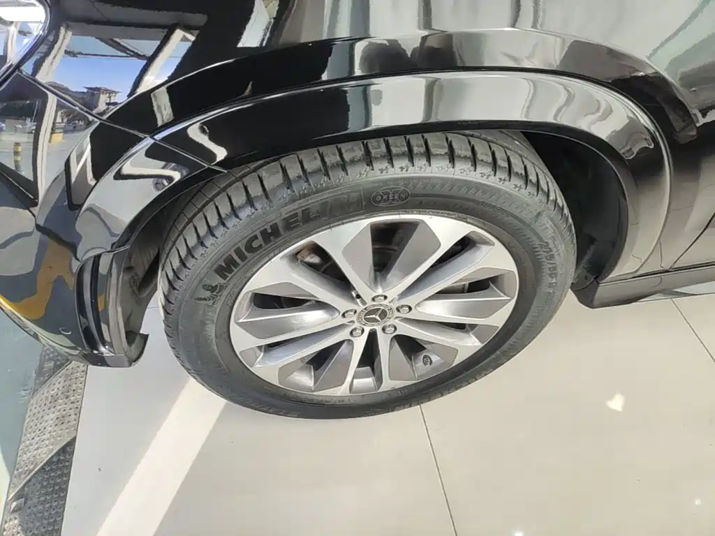 Mercedes-Benz GLE (Import) — миниатюра 23