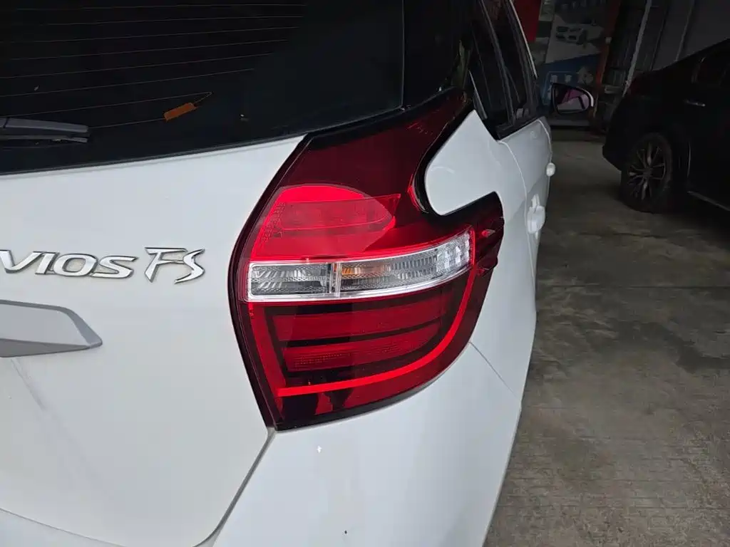 Toyota Vios FS — миниатюра 8