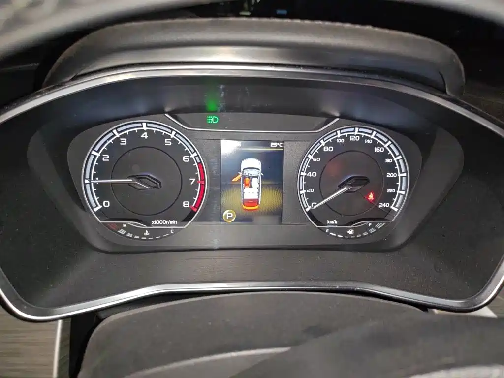 Geely Binyue — миниатюра 4