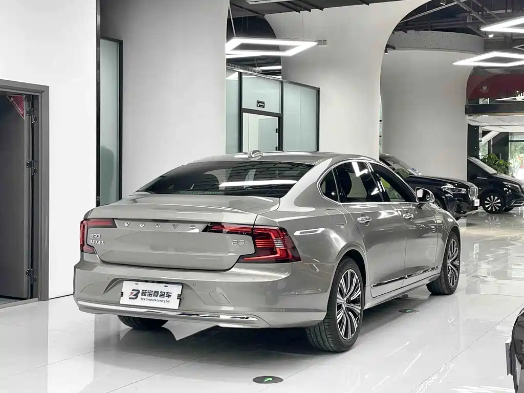 Volvo S90 — миниатюра 12