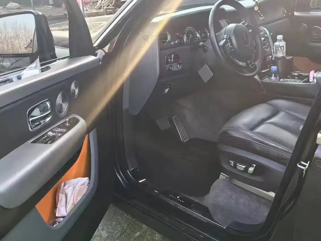 Rolls-Royce Cullinan — миниатюра 5