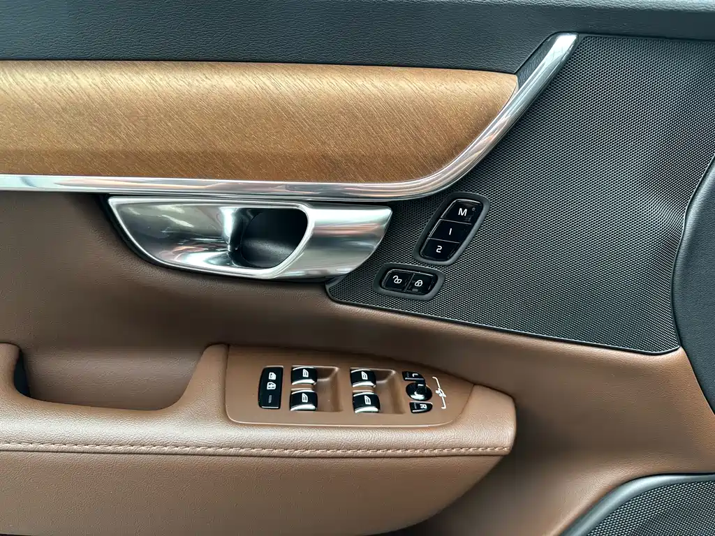 Volvo S90 — миниатюра 15