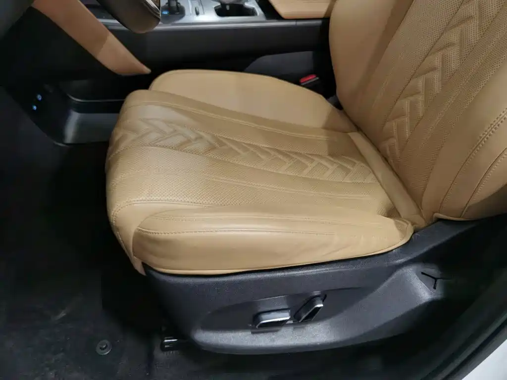 BYD L DM-i — миниатюра 20