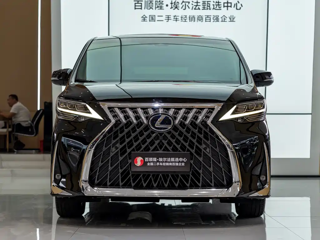 Lexus LM — миниатюра 2