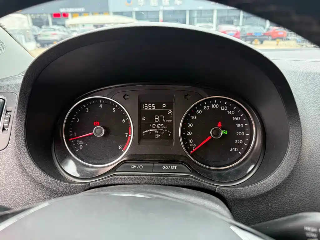 Volkswagen Polo — миниатюра 5