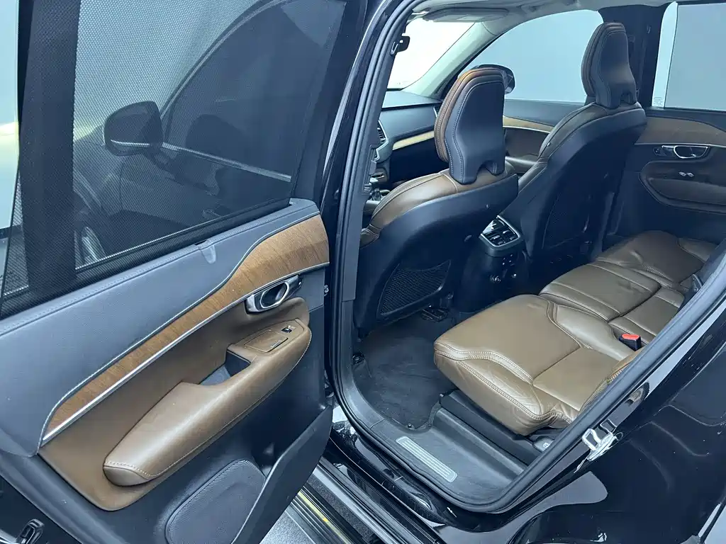 Volvo XC90 2019 T6 7 мест V