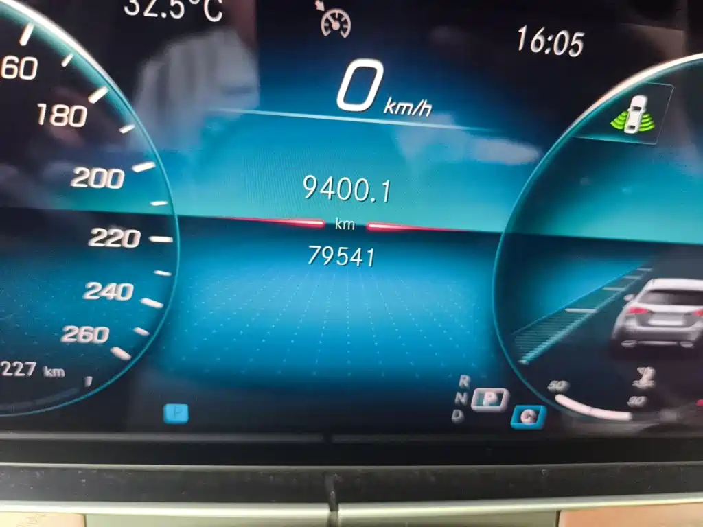 Mercedes-Benz E-Class — миниатюра 8