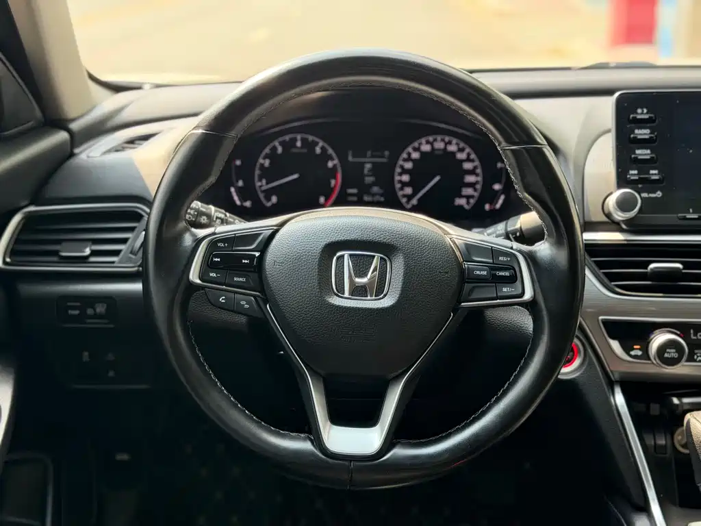 Honda Accord — миниатюра 13