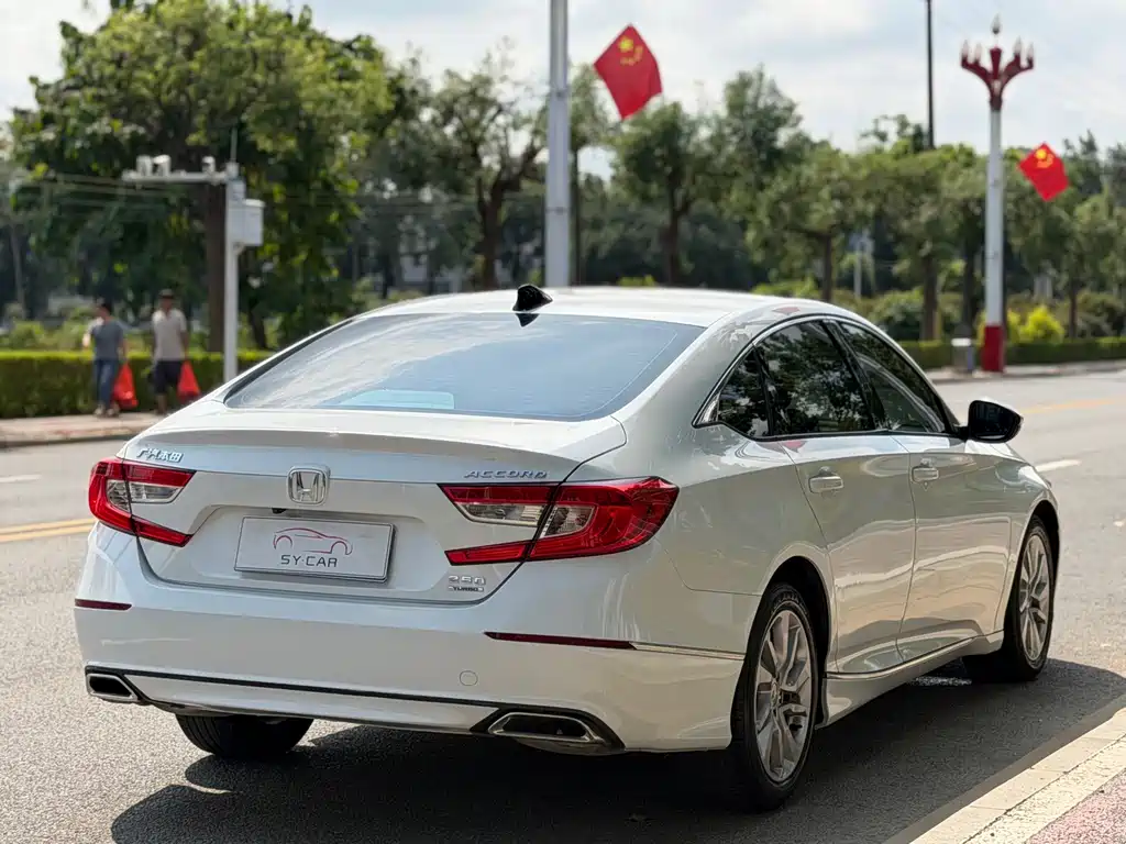 Honda Accord — миниатюра 5