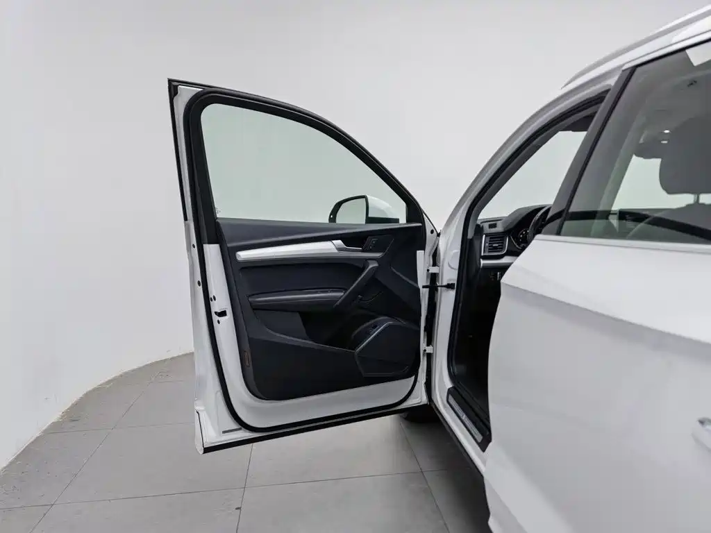 Audi Q5L — миниатюра 8