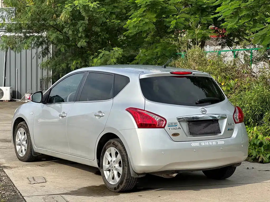 Nissan Tiida — миниатюра 4