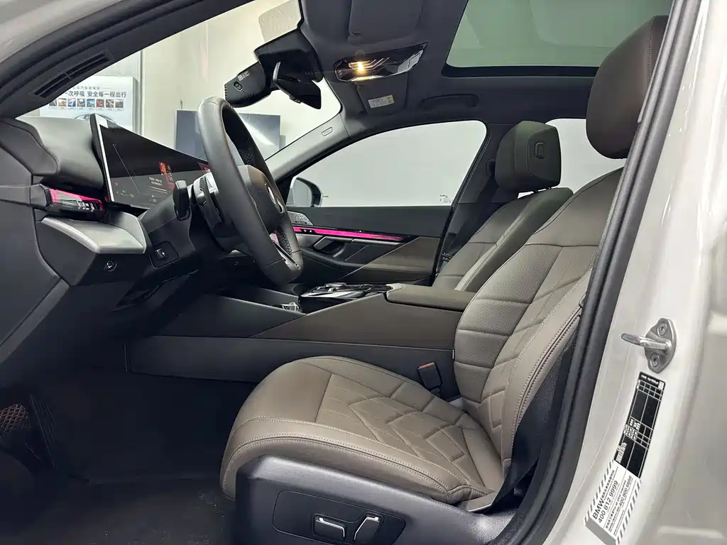 BMW 5 Series — миниатюра 10