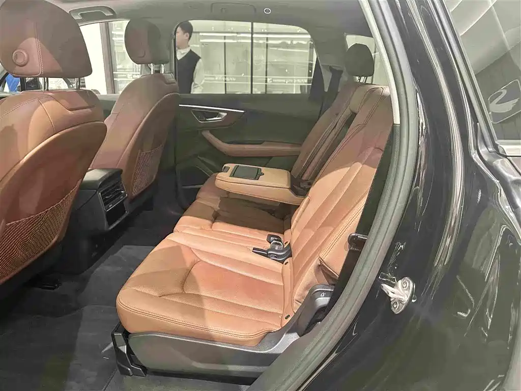 Audi Q7 — миниатюра 11