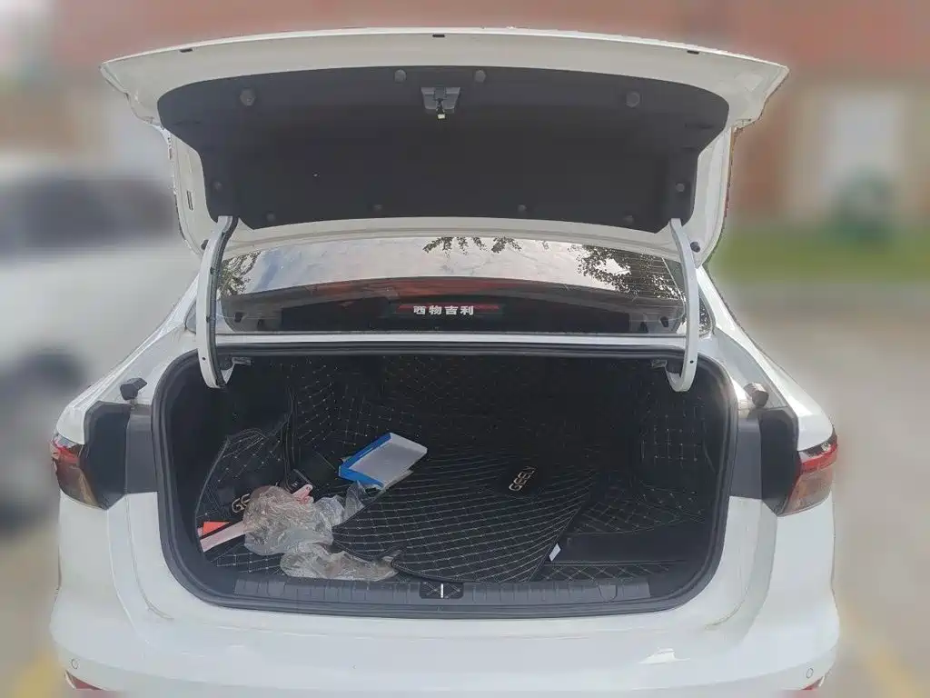 Geely Emgrand — миниатюра 20