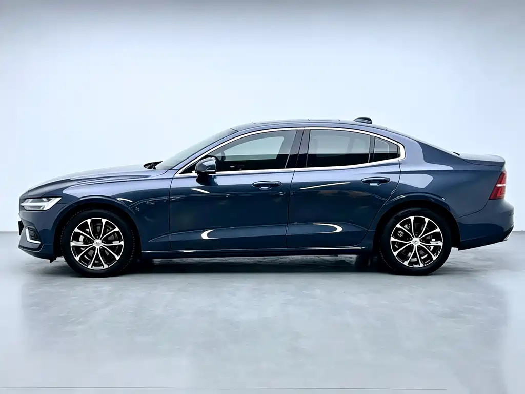 Volvo S60 2022 — фото 20