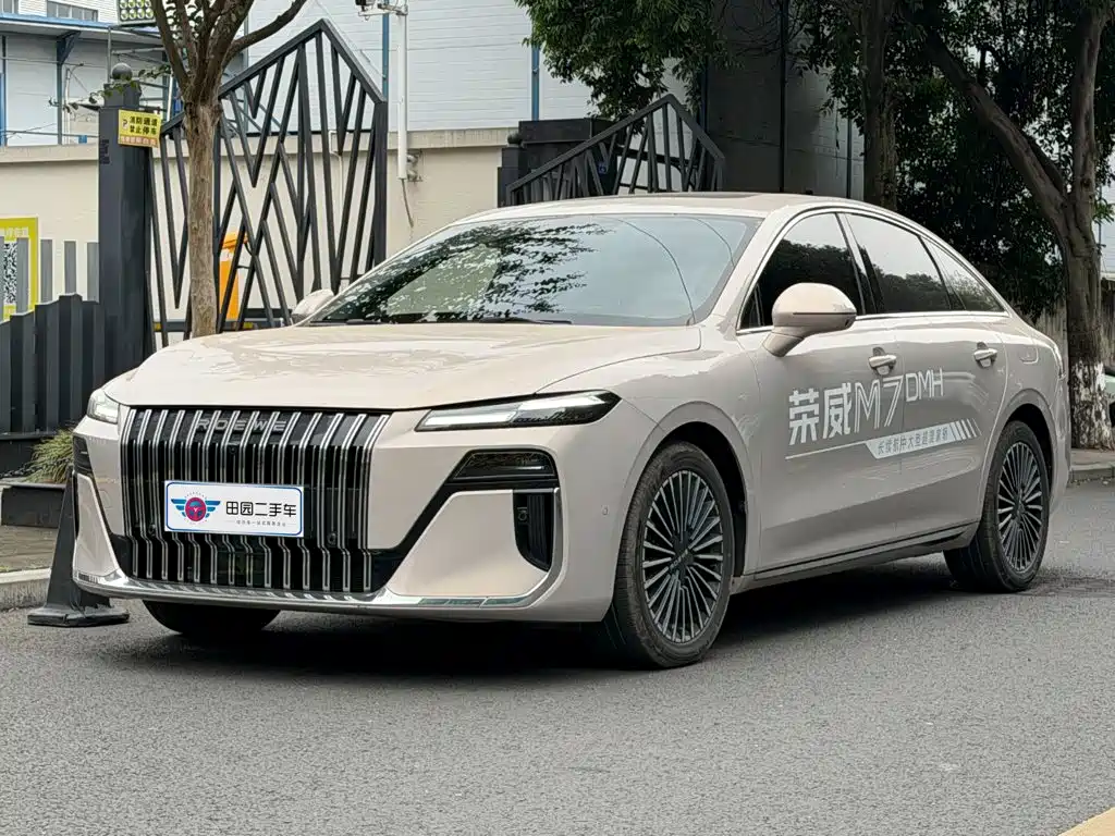 Roewe M7 DMH