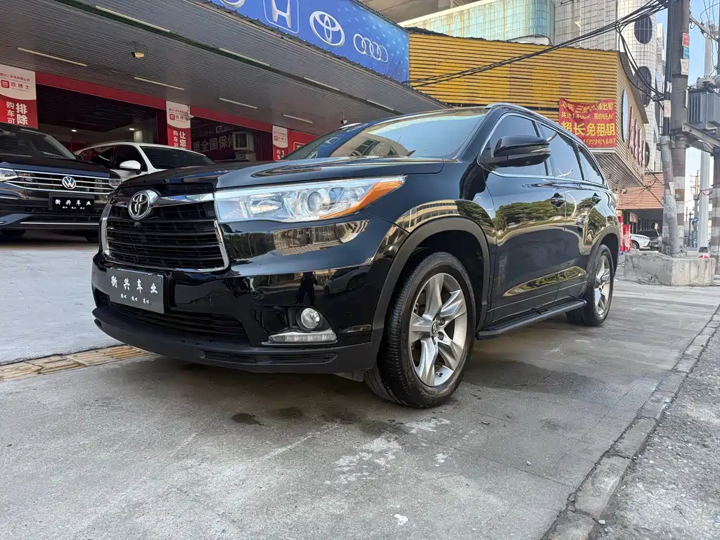 TOYOTA HIGHLANDER