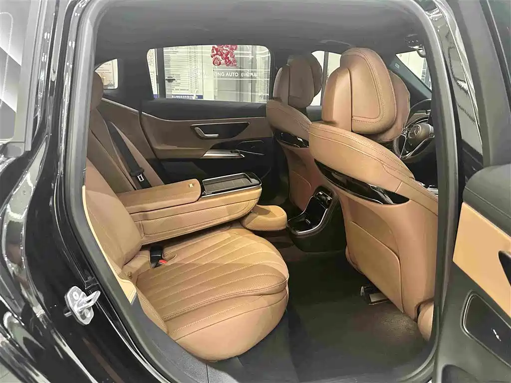 Mercedes-Benz E-Class — миниатюра 16