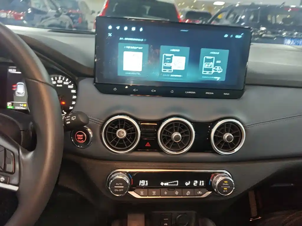 Nissan Qashqai — миниатюра 13