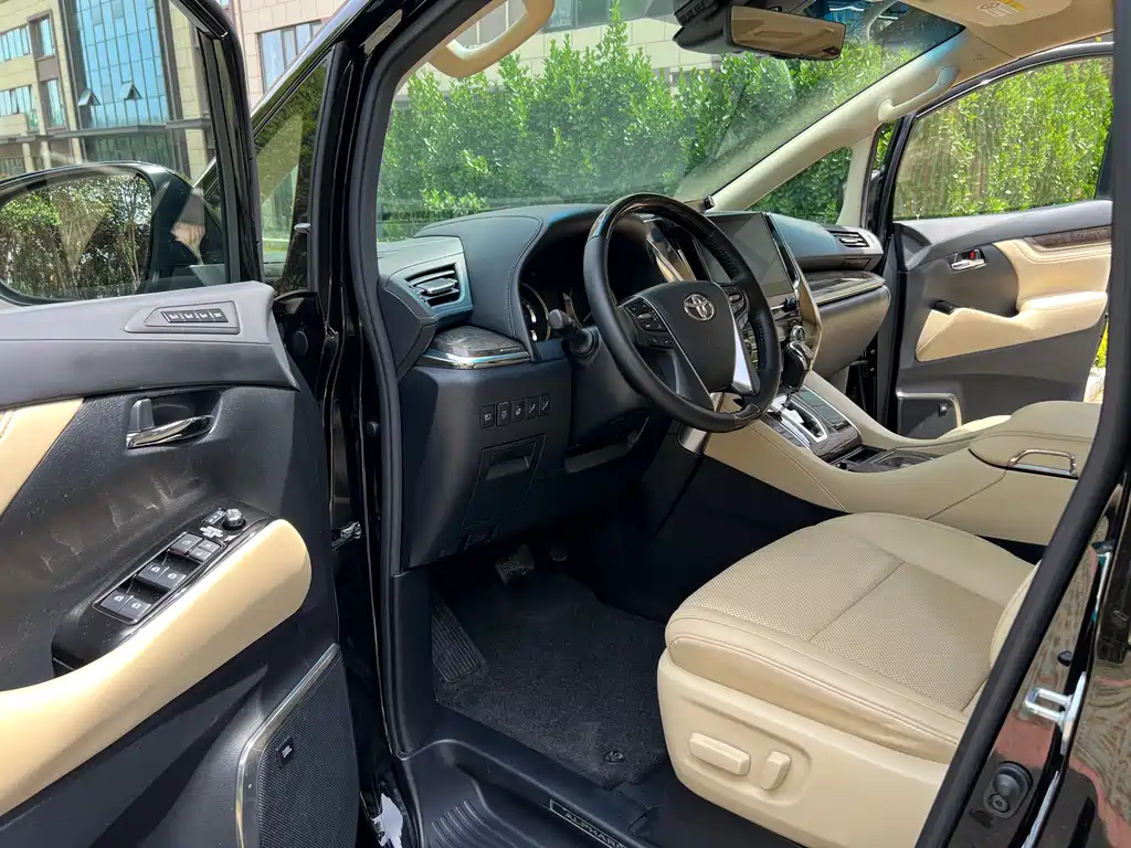Toyota Alphard 2021 2.5L Luxury