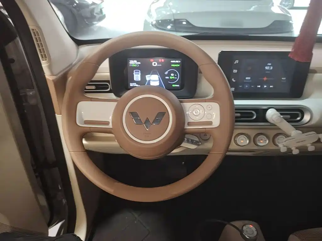 Wuling MINIEV — миниатюра 11