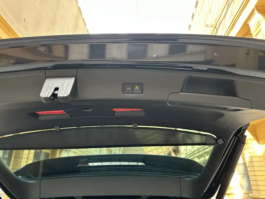Volkswagen Touareg — миниатюра 15