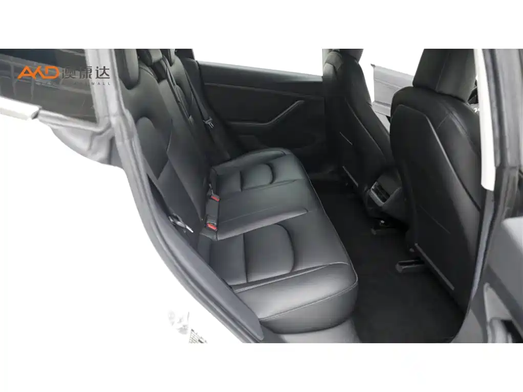 Tesla Model 3 — миниатюра 8