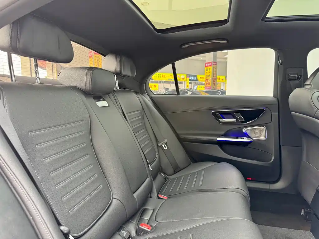 Mercedes-Benz C-Class — миниатюра 12