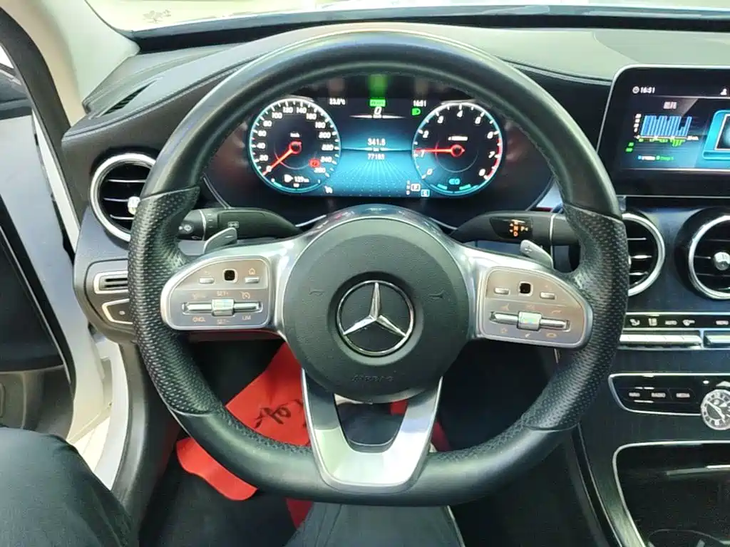 Mercedes-Benz C-Class — миниатюра 11