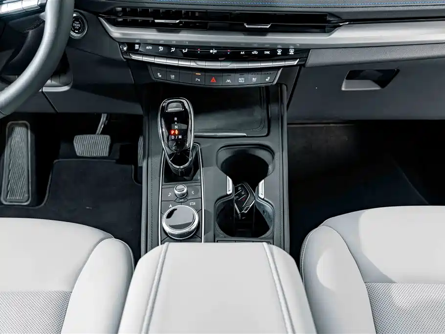 Cadillac XT4 — миниатюра 12