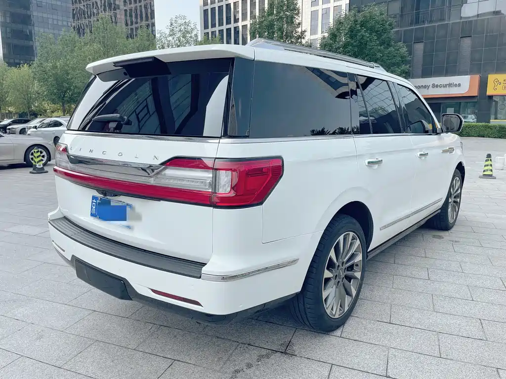Lincoln Navigator — миниатюра 4