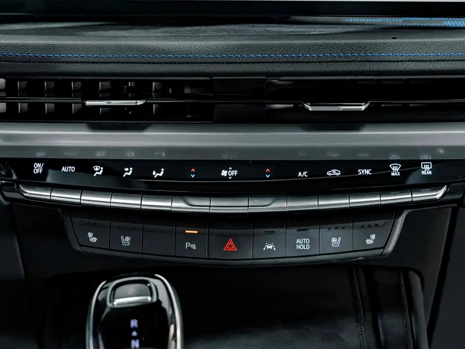 Cadillac XT4 — миниатюра 11