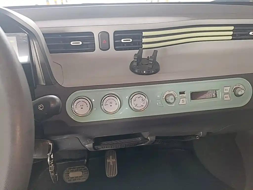 Wuling MINIEV — миниатюра 13