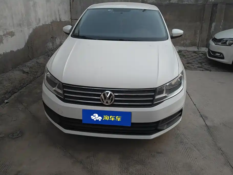 Volkswagen Santana — миниатюра 2