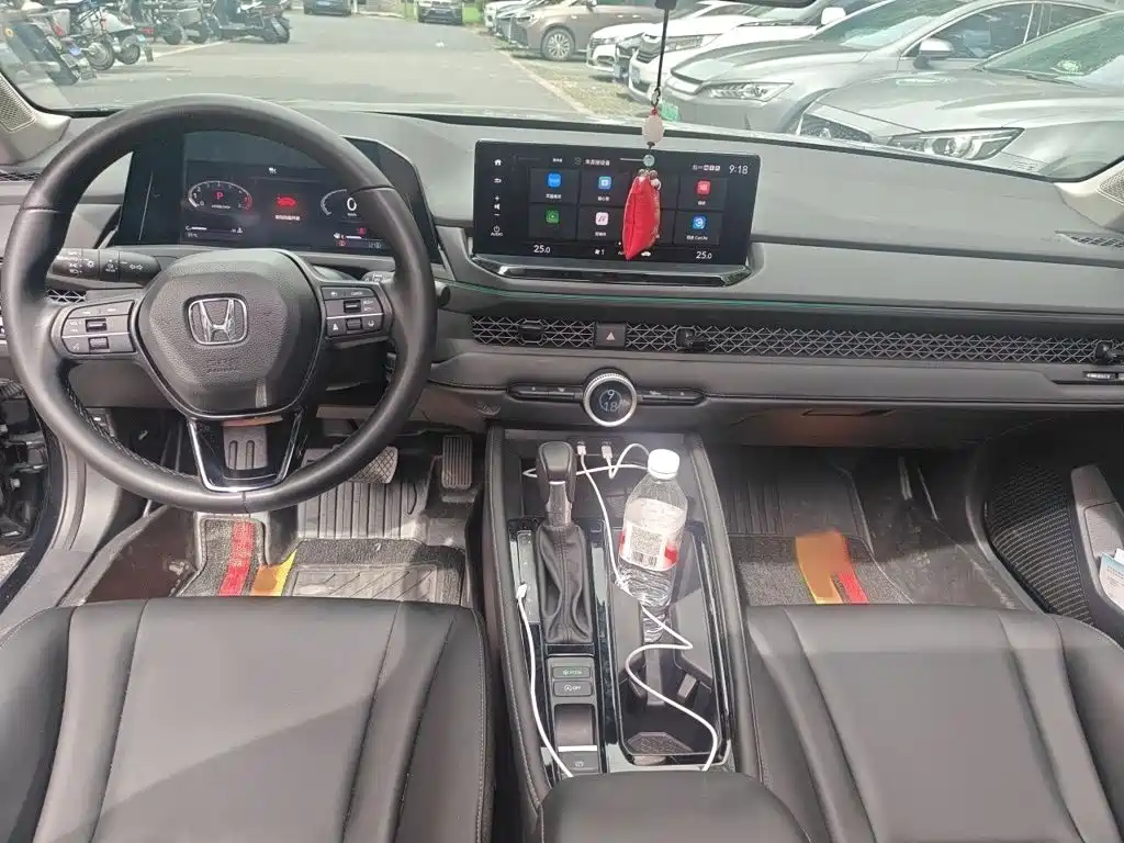 Honda Accord — миниатюра 13