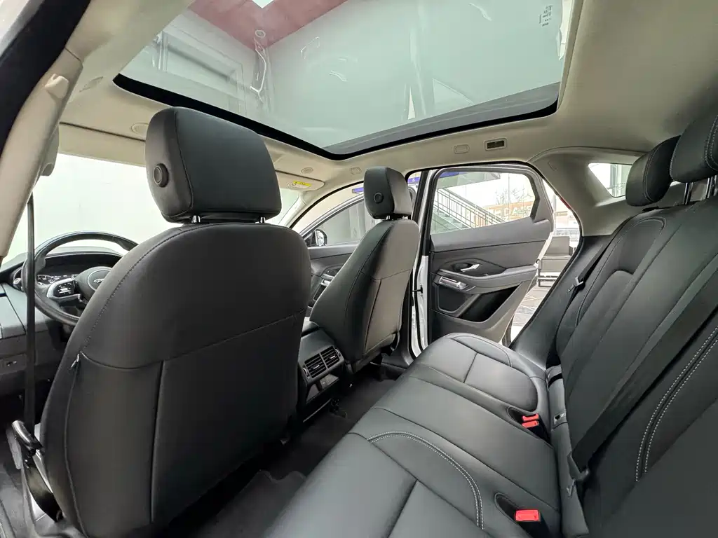 Jaguar E-PACE — миниатюра 4