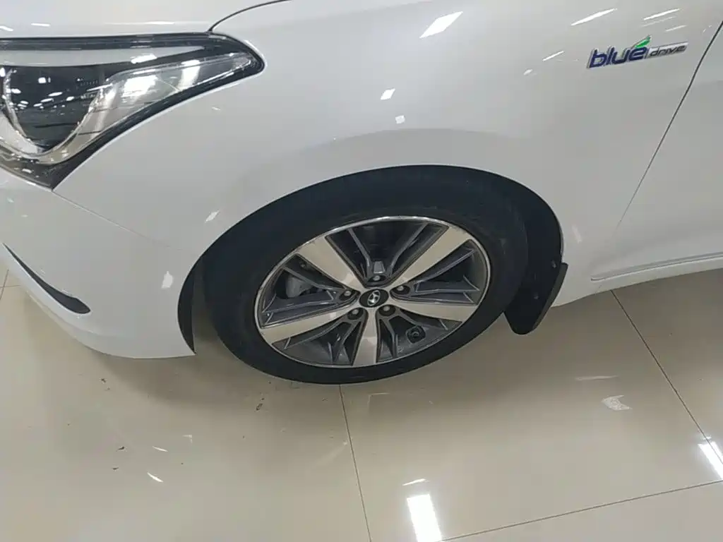 Hyundai Mistra — миниатюра 23