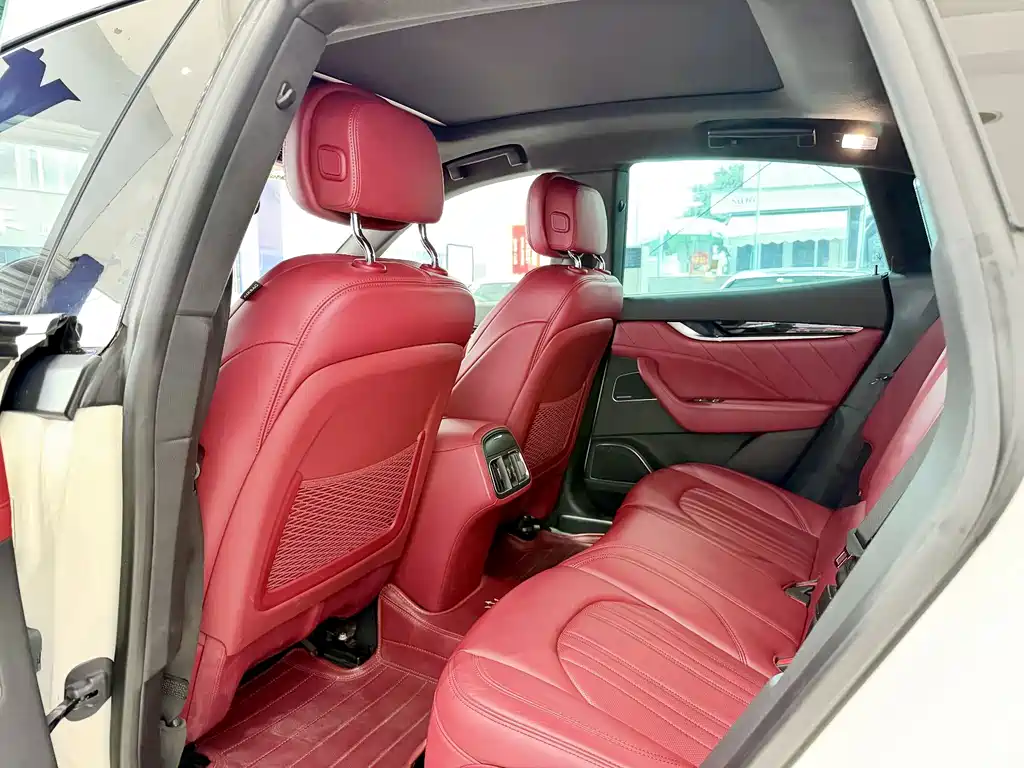 Maserati Levante — миниатюра 7
