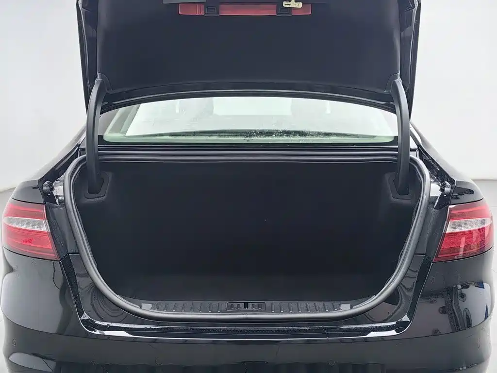 Ford Taurus — миниатюра 16