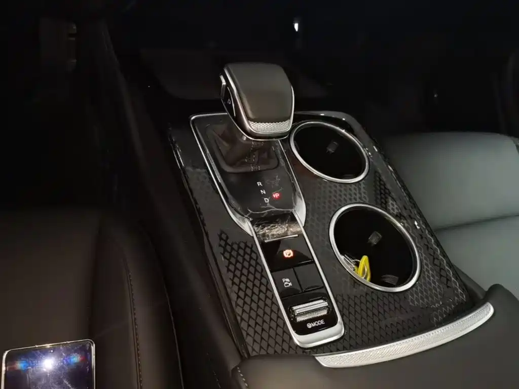 Hongqi Hongqi HS3 PHEV — миниатюра 14