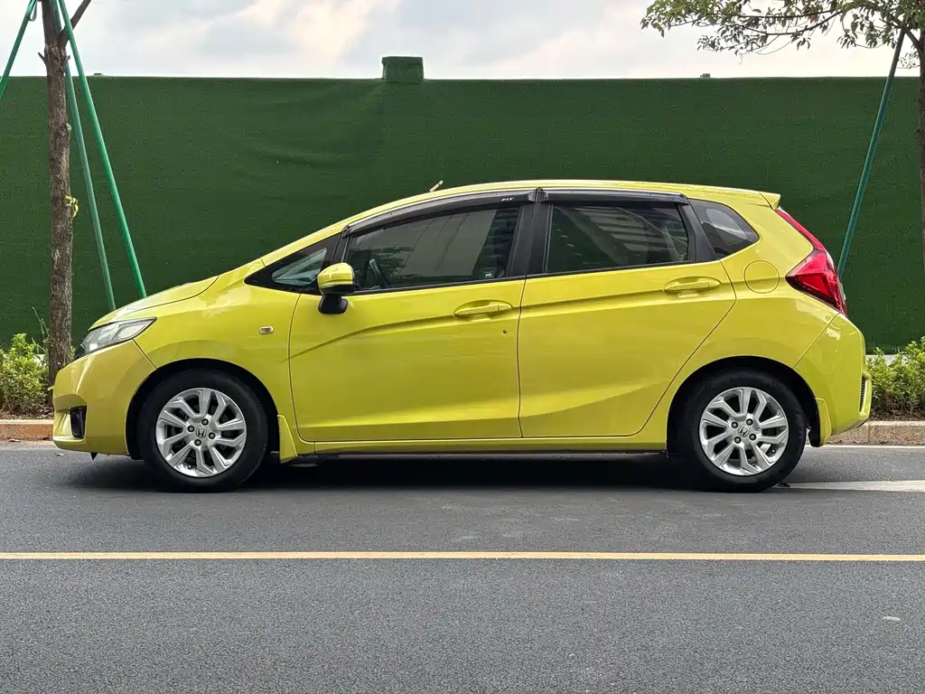 Honda Fit — миниатюра 17