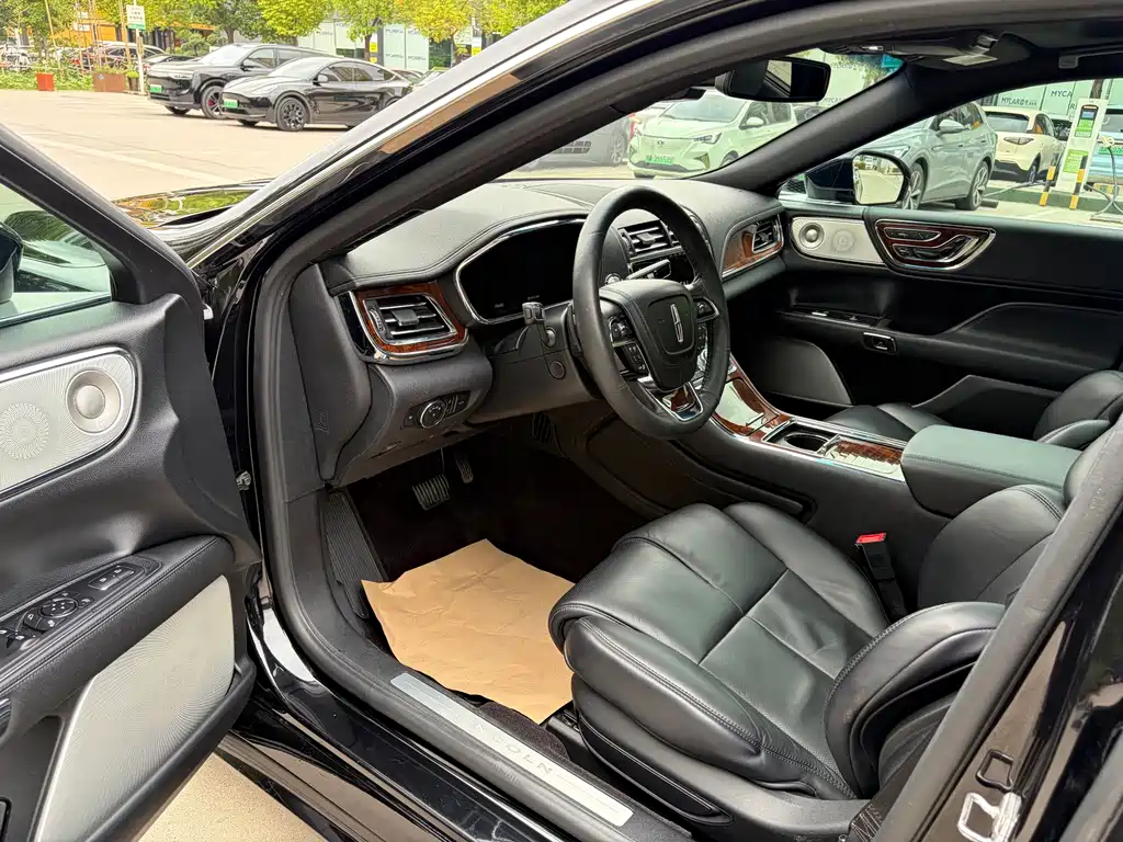 Lincoln Continental — миниатюра 7