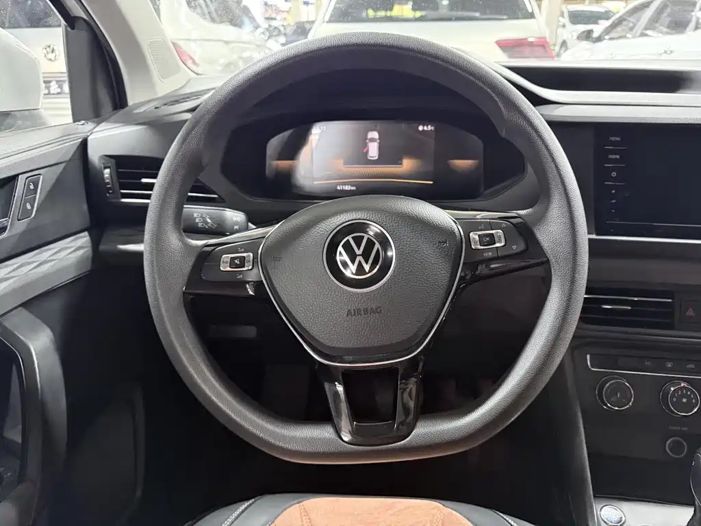 VOLKSWAGEN TUYUE
