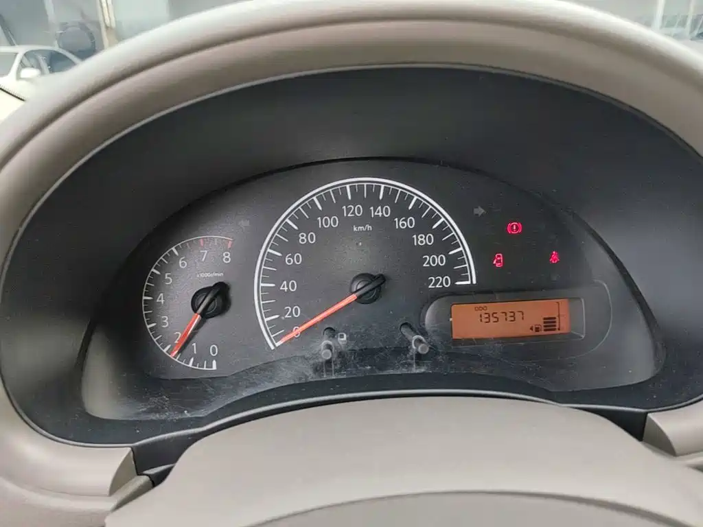 Nissan Sunny — миниатюра 12