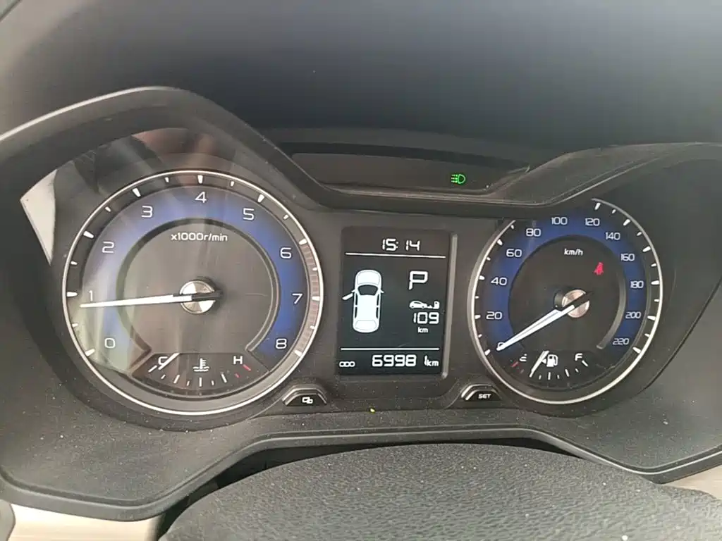 Geely Vision X3 — миниатюра 12