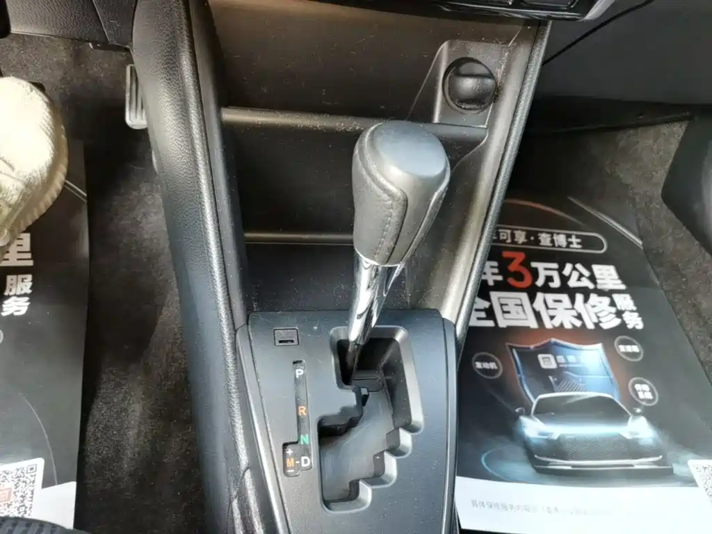Toyota Yaris L 2022 — фото 13