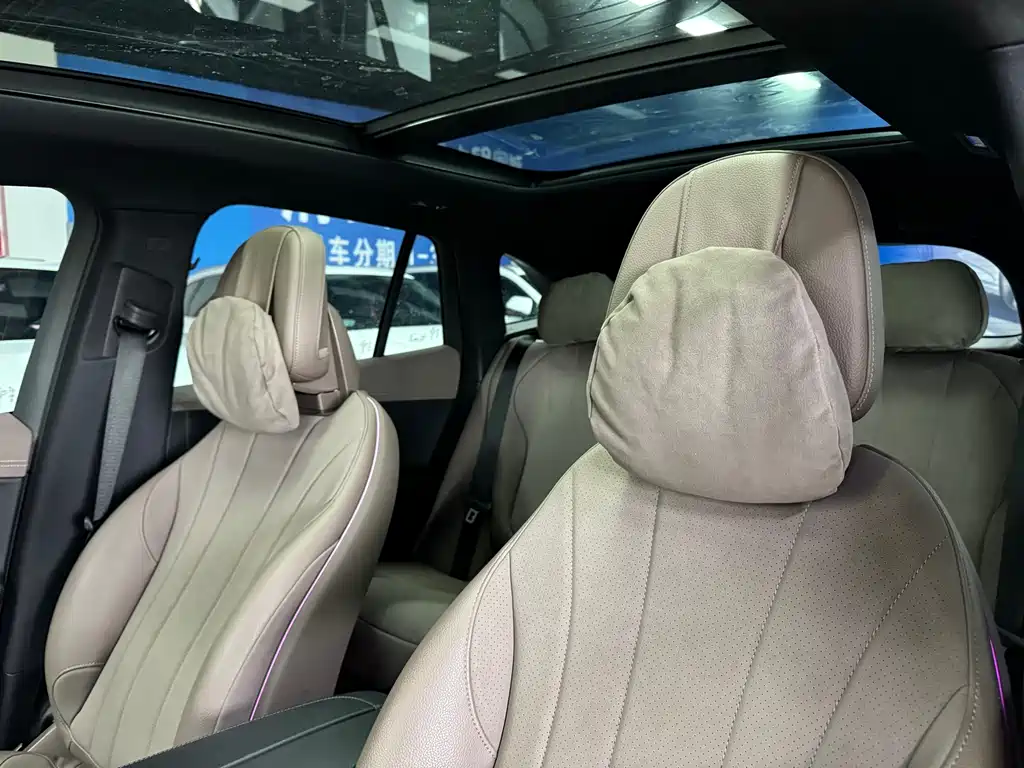 MERCEDES-BENZ EQE SUV