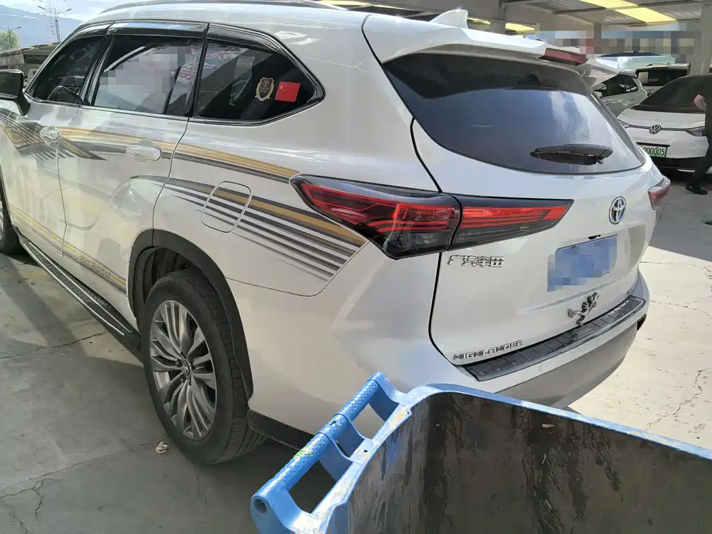 Toyota Highlander 2024 2.5L Luxury 7 мест
